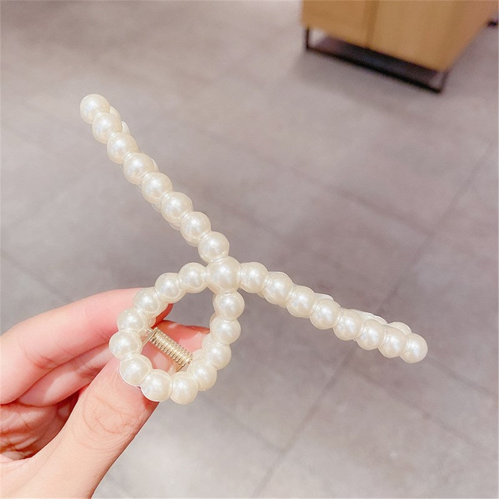Retro Imitation Pearl Hair Claws Fashion Non Slip Bath Large Geometric Shark Clip Hair Accessories Women Headwear Styling Tools
